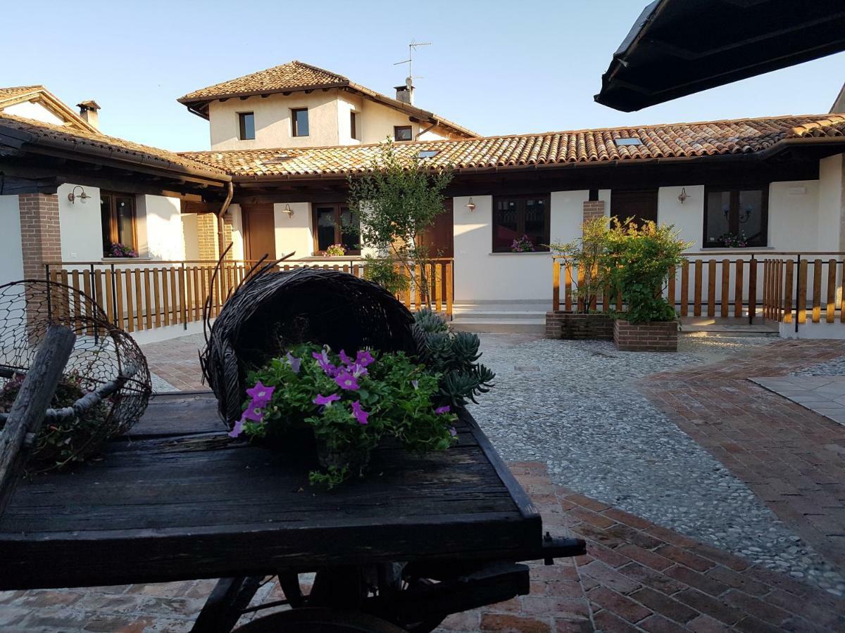 Al Fienile Hotel Orzano Bagian luar foto
