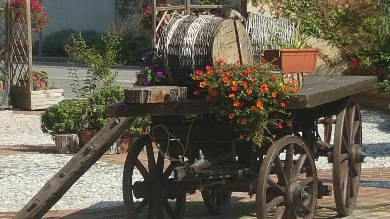 Al Fienile Hotel Orzano Bagian luar foto